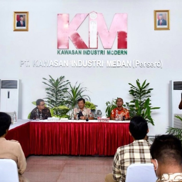 Pelaksanaan Town Hall Meeting PT KIM (Persero) 2022